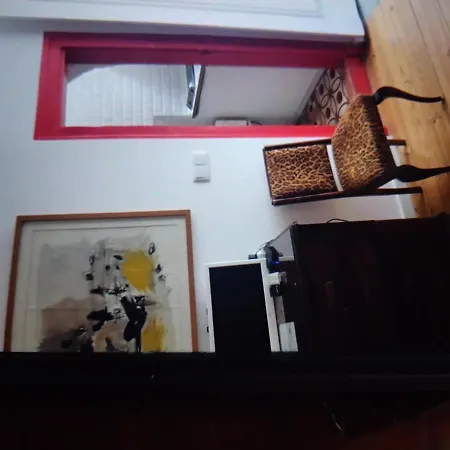 Tiny Cosy Flat リスボン